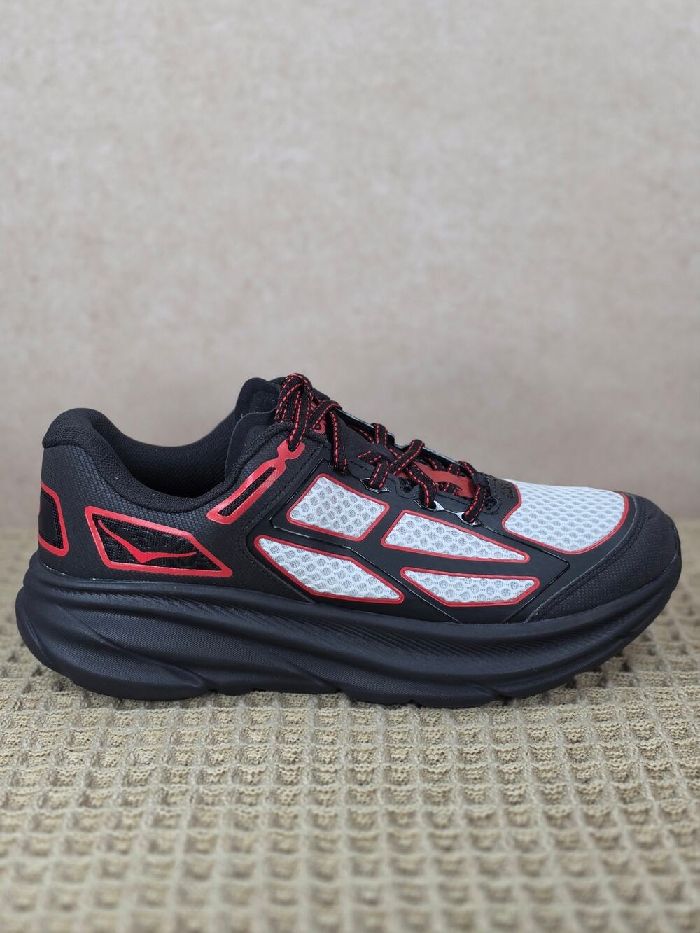 Hoka Clifton One9 1155370 BCRS Men’s 10 Black Red White – Brand New